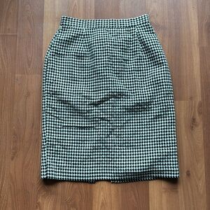 Houndstooth Pencil Skirt